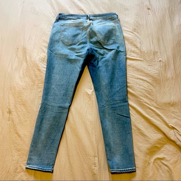 Old Navy Rockstar Built-In Sculpt Jegging - Picture 2 of 4